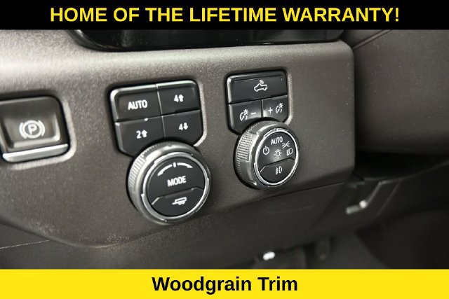Used 2024 Chevrolet Silverado 1500 LT Trail Boss w/ Convenience Package II AWD/4WD image 16