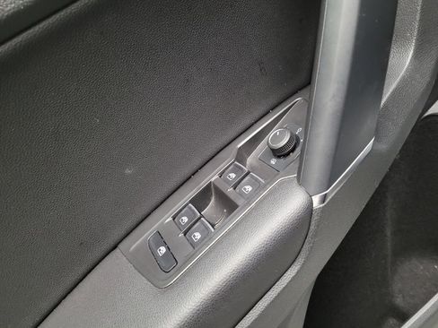 Used 2020 Volkswagen Tiguan SE w/ Panoramic Sunroof Package FWD image 27