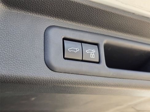 Used 2025 Toyota Sequoia Platinum AWD/4WD image 37