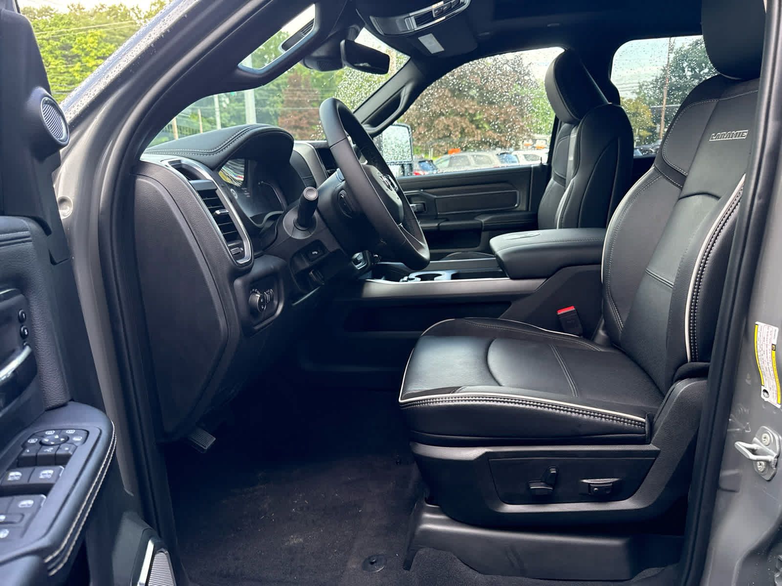 New 2026 RAM 2500 Laramie AWD/4WD image 13