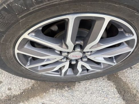 Used 2019 GMC Acadia SLE w/ Driver Alert Package I image 8