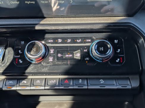 Used 2023 GMC Sierra 1500 AT4 w/ AT4 Premium Package image 22