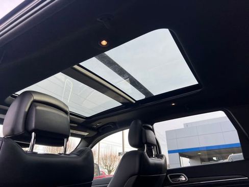 Used 2022 Jeep Grand Cherokee Limited w/ Trailer Tow Group IV image 15