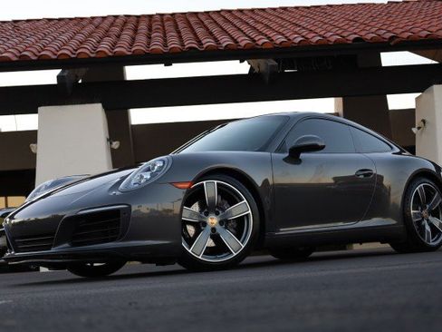 Used 2017 Porsche 911 Carrera image 3