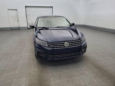 Used 2018 Volkswagen Passat 2.0T R-Line image 14