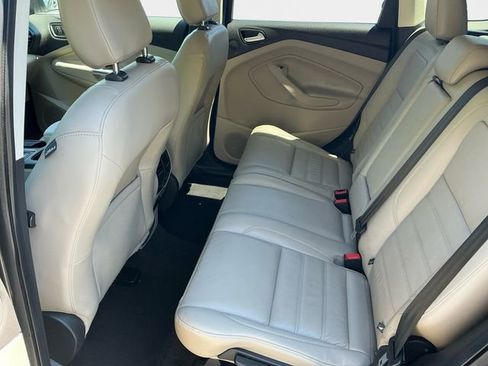 Used 2019 Ford Escape Titanium AWD/4WD image 14