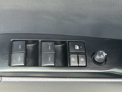 Used 2025 Toyota Camry SE FWD image 14