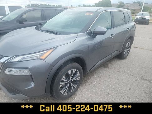 Used 2023 Nissan Rogue SV FWD image 2