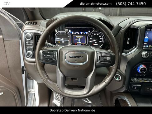 Used 2020 GMC Sierra 3500 Denali w/ Denali Ultimate Package image 24