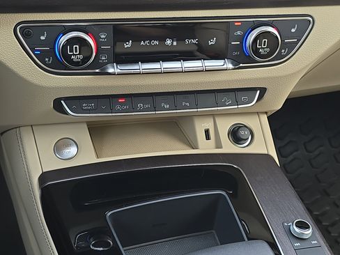 Used 2023 Audi Q5 2.0T Prestige w/ Prestige Package AWD/4WD image 23