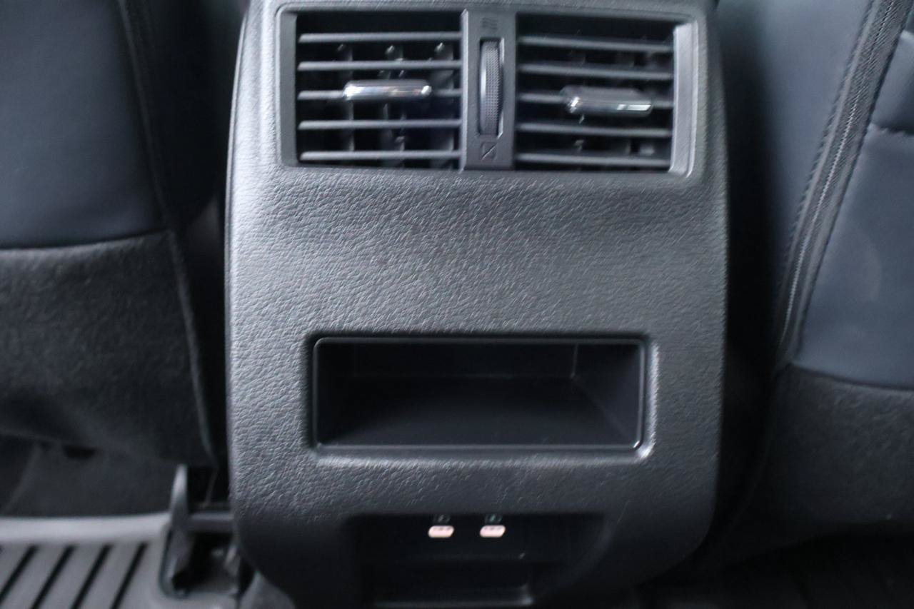 Used 2025 Mitsubishi Outlander SE FWD image 15