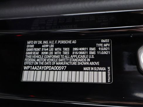 Used 2023 Porsche Cayenne Platinum Edition image 62