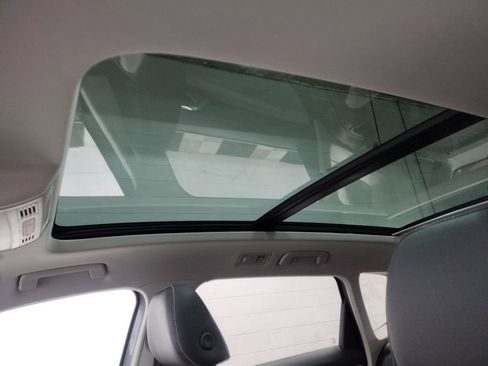 New 2025 Volkswagen Taos SEL image 21