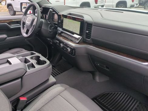 New 2026 GMC Sierra 1500 SLE w/ Preferred Package AWD/4WD image 28