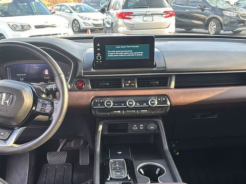 Certified 2024 Honda Pilot Elite image 12