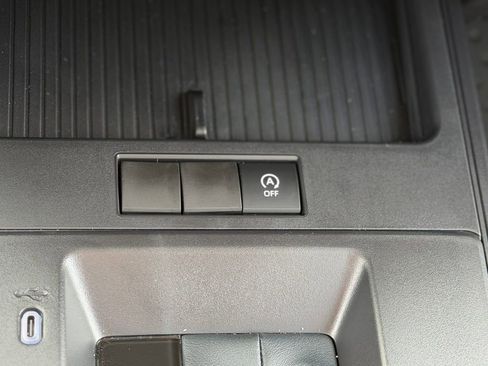 Used 2026 Toyota Corolla Cross L image 16