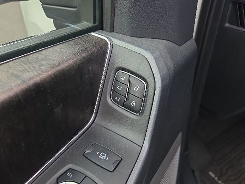 Used 2024 Ford F250 Lariat w/ Lariat Ultimate Package AWD/4WD image 23