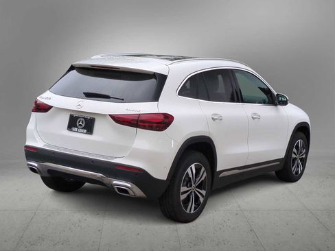 Used 2026 Mercedes-Benz GLA 250 4MATIC image 8