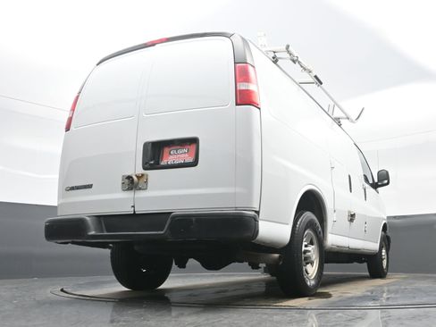 Used 2019 Chevrolet Express 3500 w/ Driver Convenience Package image 23