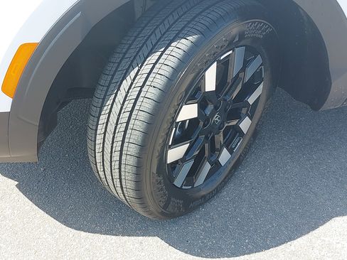 Certified 2025 Hyundai Santa Cruz SEL FWD image 33