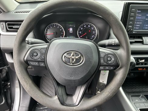 Used 2021 Toyota RAV4 LE FWD image 22