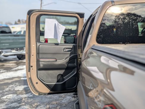 Used 2023 Nissan Frontier PRO-4X w/ Pro Convenience Package image 36