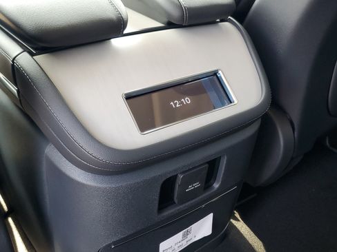 New 2027 Lincoln Navigator Reserve AWD/4WD image 30