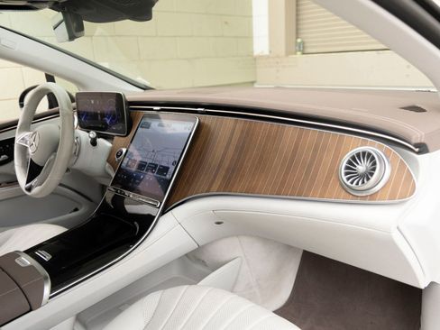 Used 2022 Mercedes-Benz EQS 450+ Sedan image 28