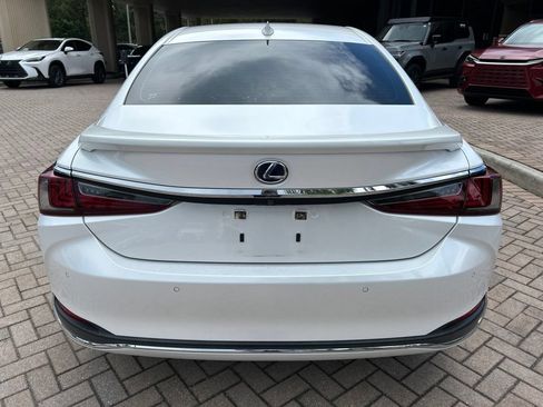 Certified 2022 Lexus ES 300h Ultra Luxury w/ Accessory Package 2 FWD image 4