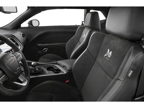 Used 2018 Dodge Challenger R/T Scat Pack w/ Leather Interior Group RWD image 12