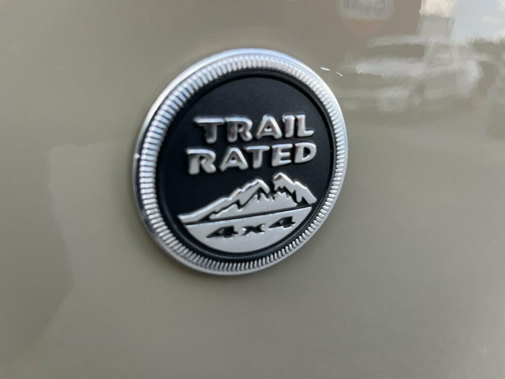 Used 2017 Jeep Wrangler Unlimited Rubicon AWD/4WD image 39