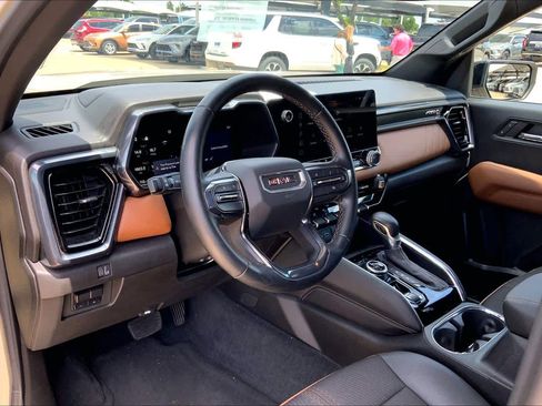 Used 2024 GMC Canyon AT4 w/ Technology Package AWD/4WD image 17