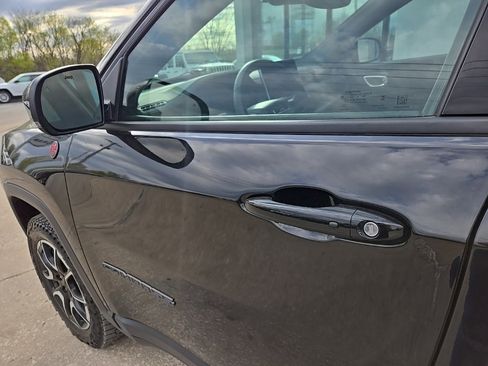 Used 2024 Jeep Compass Trailhawk image 33