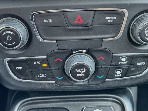 Used 2019 Jeep Compass Trailhawk AWD/4WD image 17