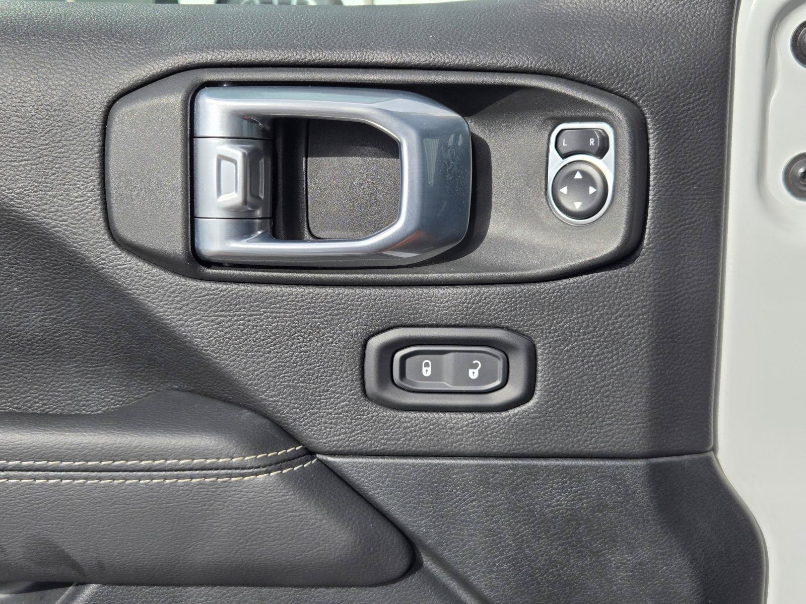 Used 2021 Jeep Wrangler Unlimited Sahara AWD/4WD image 24