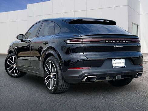 Certified 2024 Porsche Cayenne Coupe AWD/4WD image 3
