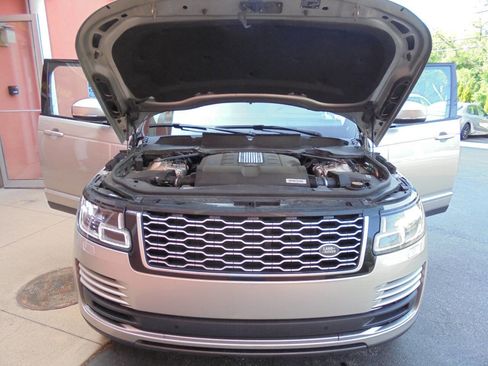 Used 2019 Land Rover Range Rover HSE image 34