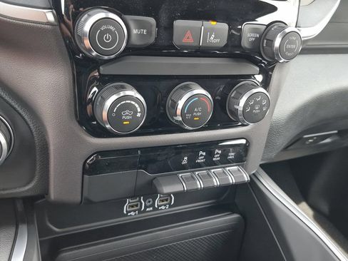 New 2026 RAM 1500 Express AWD/4WD image 22
