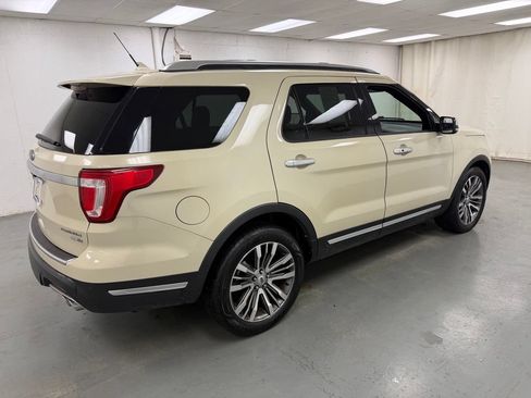 Used 2018 Ford Explorer Platinum AWD/4WD image 7