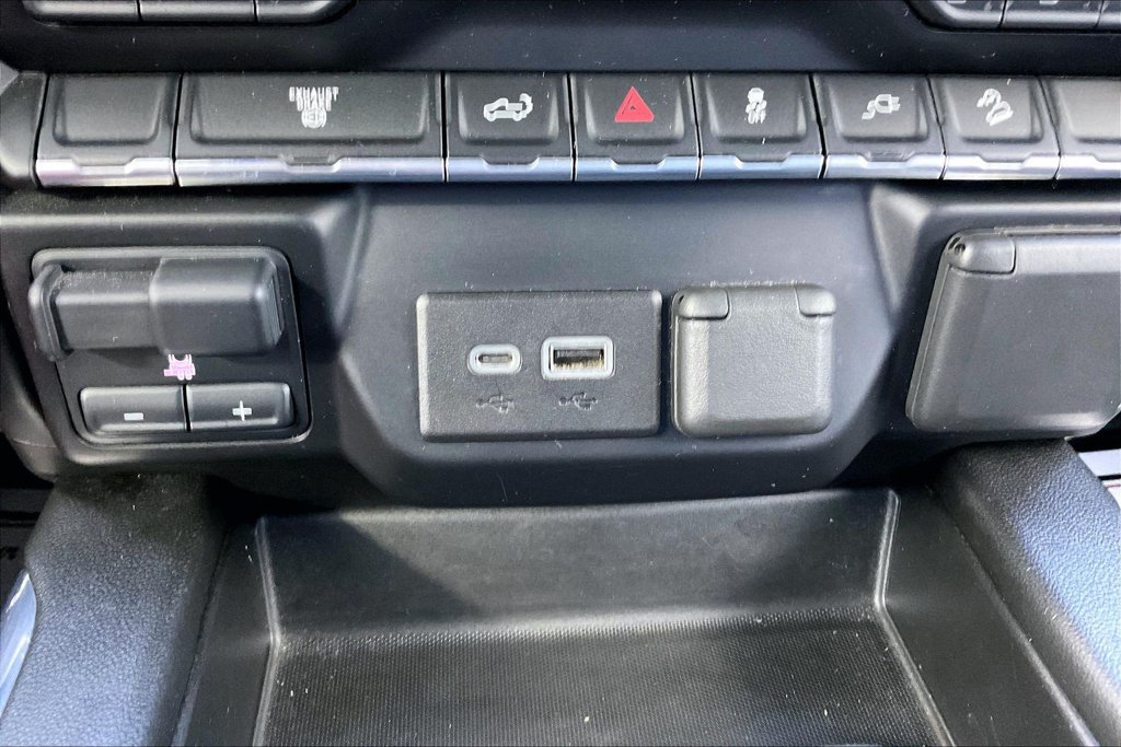 Used 2022 GMC Sierra 3500 AT4 w/ Gooseneck/5TH Wheel Package AWD/4WD image 19
