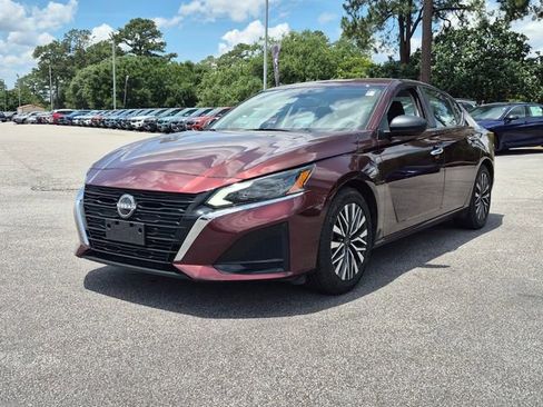 Used 2024 Nissan Altima 2.5 SV FWD image 5