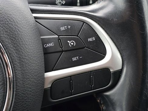 Used 2020 Jeep Compass Latitude image 14