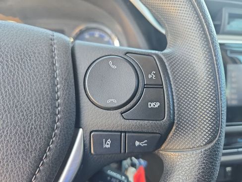 Used 2017 Toyota Corolla LE image 22