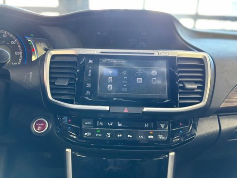 Used 2017 Honda Accord Touring image 27