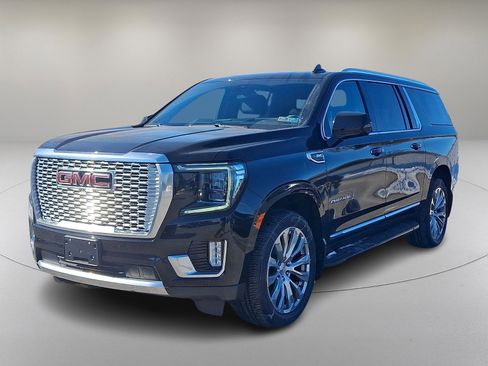 Used 2022 GMC Yukon XL Denali image 4