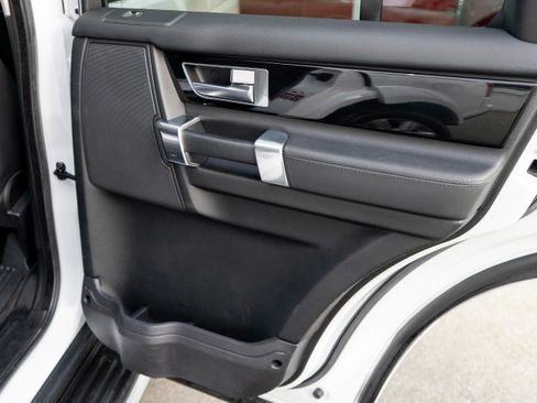 Used 2016 Land Rover LR4 HSE Silver Edition AWD/4WD image 32