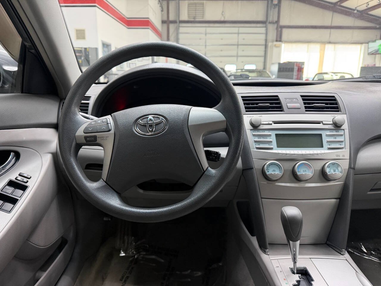 Used 2009 Toyota Camry LE FWD image 21