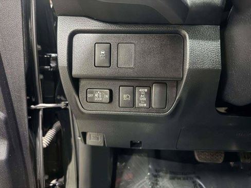 Used 2020 Toyota Tacoma TRD Off-Road w/ Technology Package AWD/4WD image 17