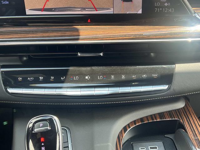 Certified 2024 Cadillac Escalade Luxury AWD/4WD image 22