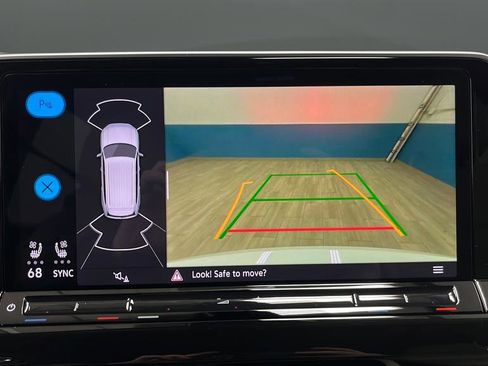 Used 2025 Volkswagen Atlas SE image 13